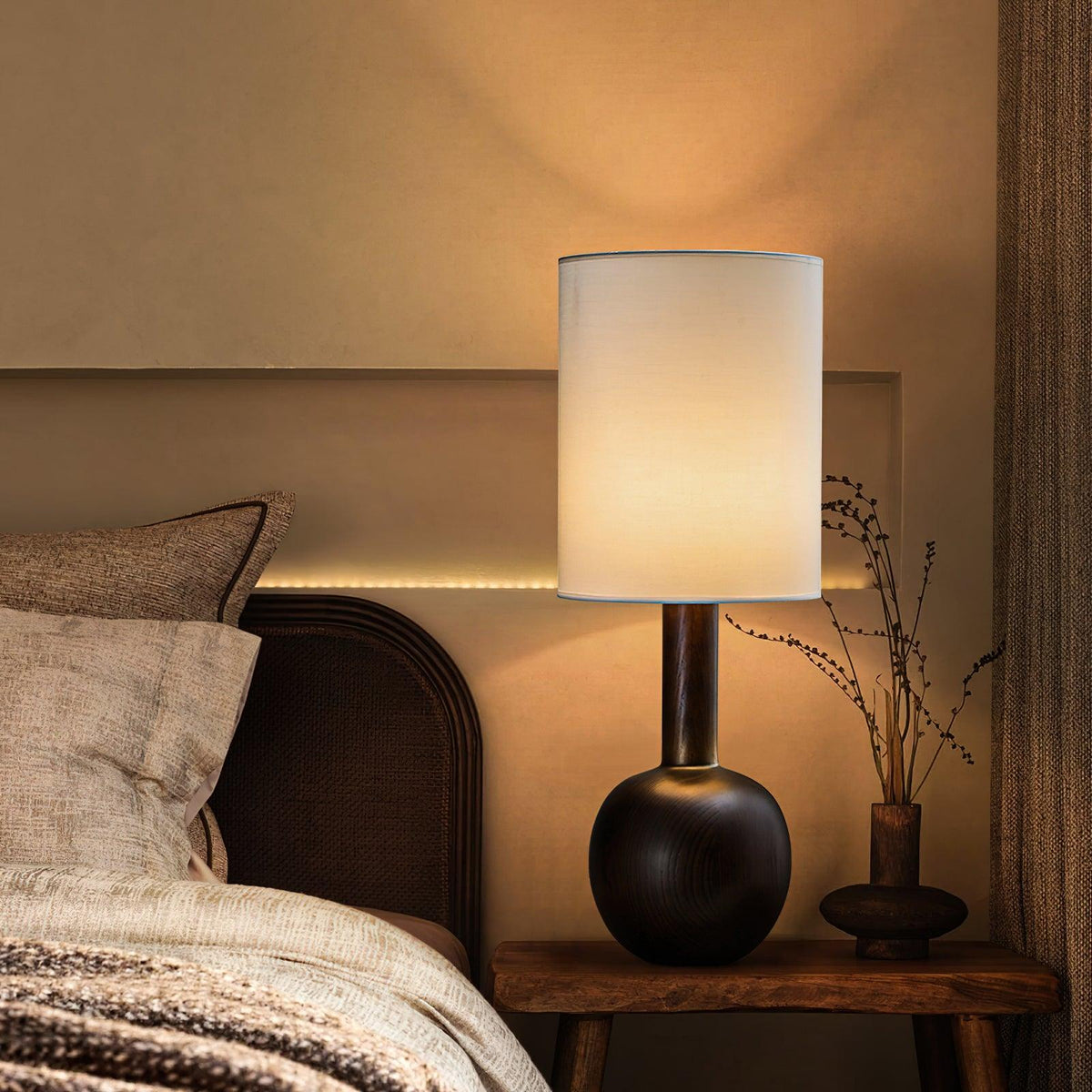 gavel-table-lamp