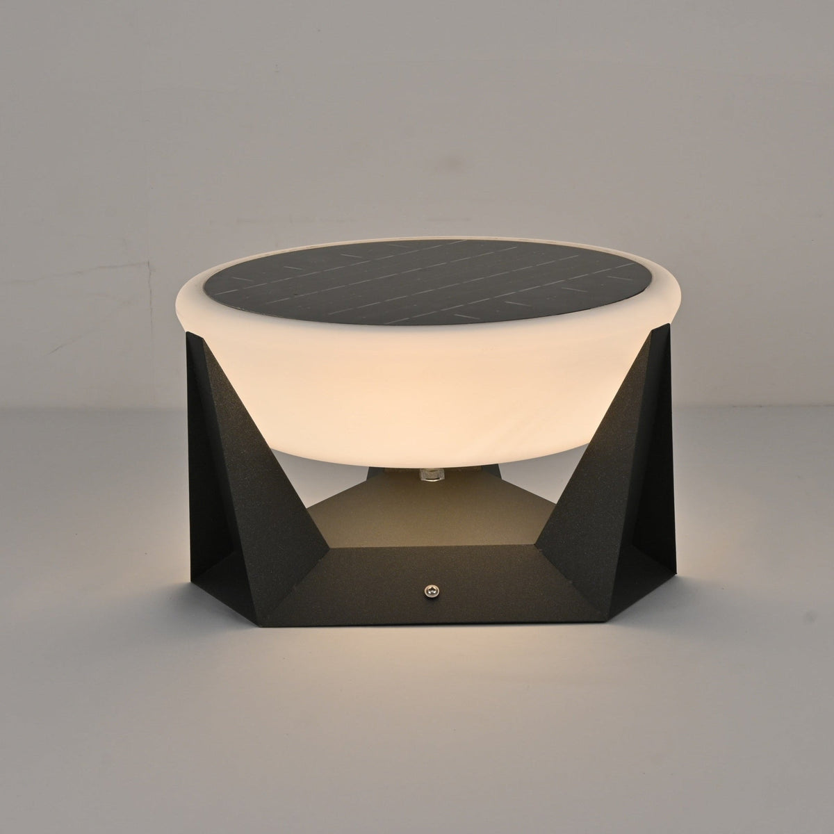Geobase Solar Outdoor Post Light – Modern Geometric LED Garden Lamp