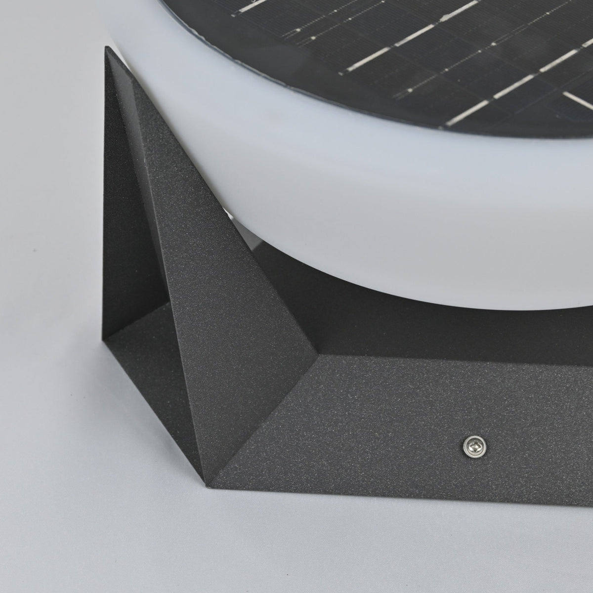 Geobase Solar Outdoor Post Light – Modern Geometric LED Garden Lamp