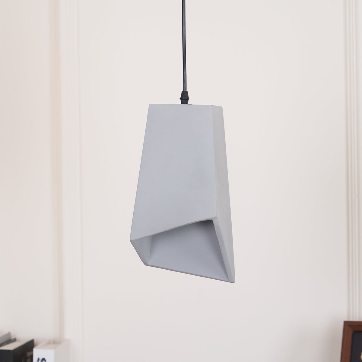 Georgia Faceted Concrete Pendant Light – Hand-Cast Brutalist Ceiling Lamp