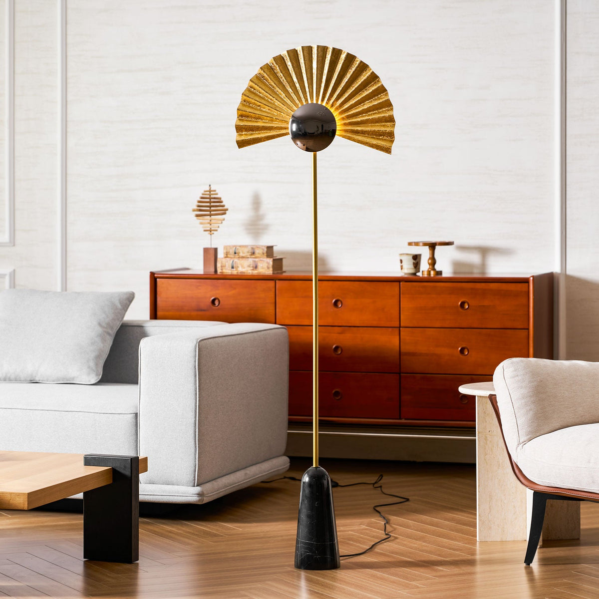 Gilded Fan Floor Lamp – Art Deco Illumination for Modern Living Spaces