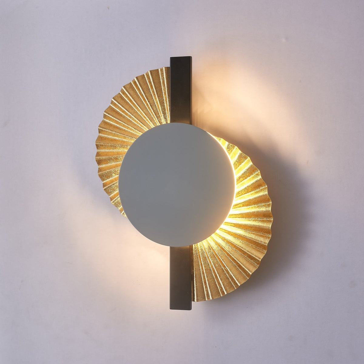 Gilded Fan Wall Sconce in Gold and Black for Modern Interiors