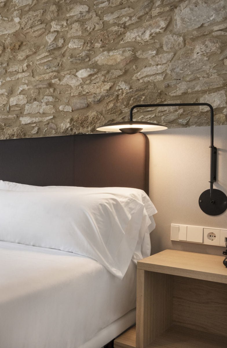 Ginger Plug-In Wall Sconce – Modern LED Wall Light for Bedroom & Living Room