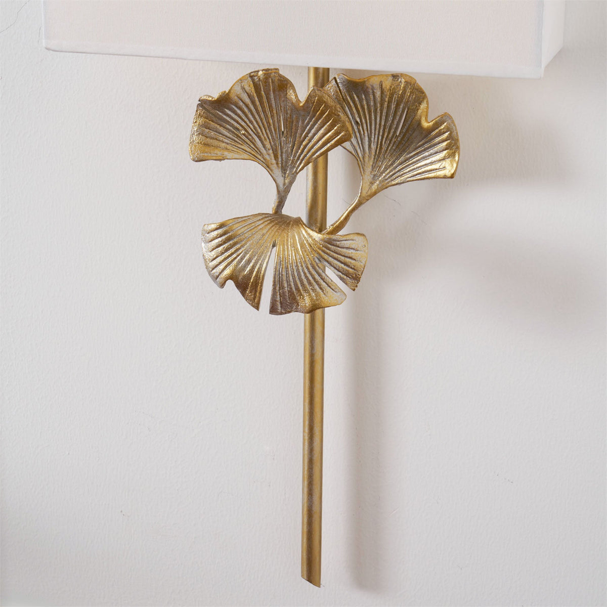 gingko-wall-lamp