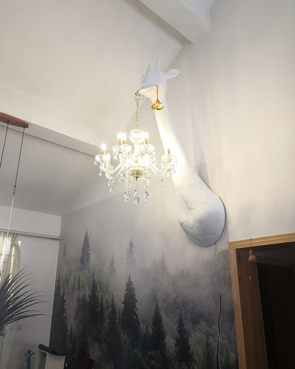 Giraffe Royale Wall