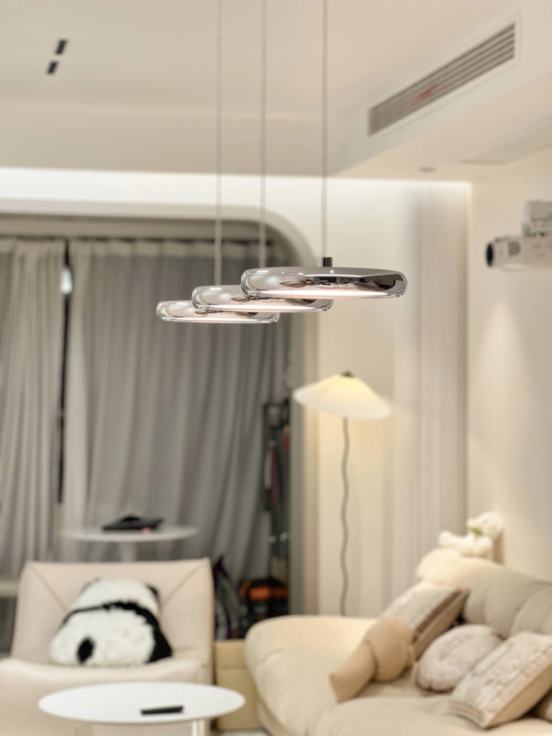 Giro Pendant Light