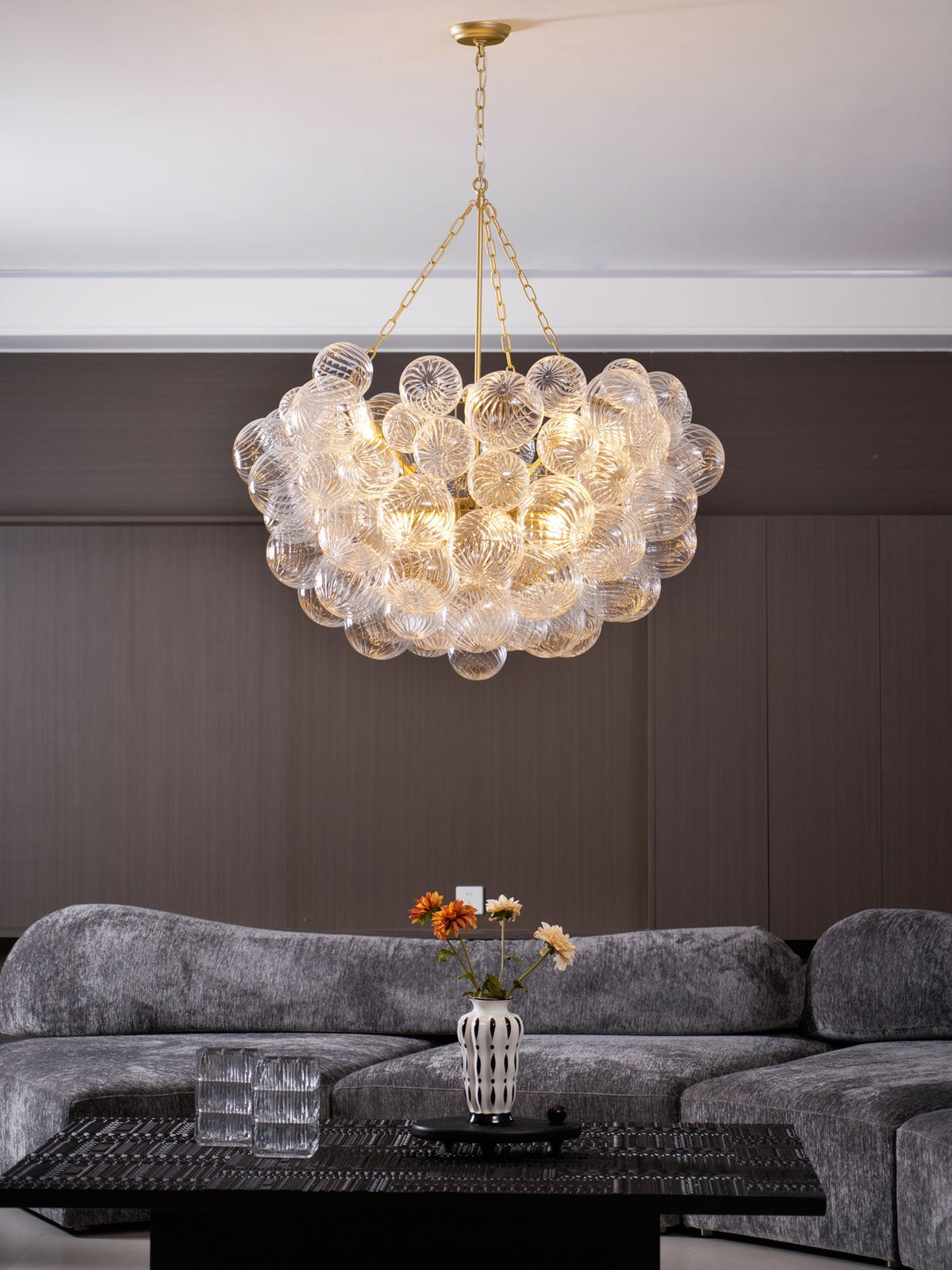 Lumière Cascade Glass Ball Chandelier – Modern Sculptural Pendant Light