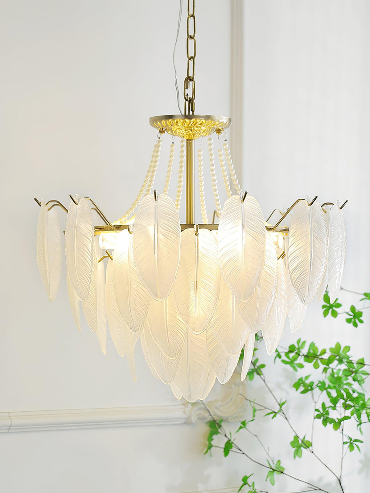 glass-feather-pearl-chandelier