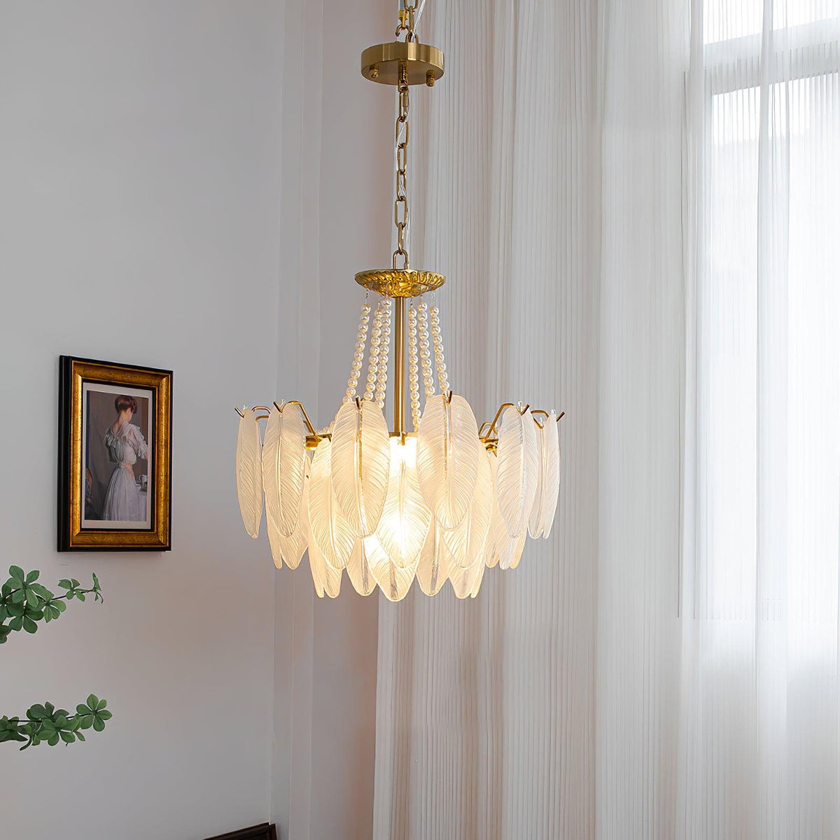 glass-feather-pearl-chandelier