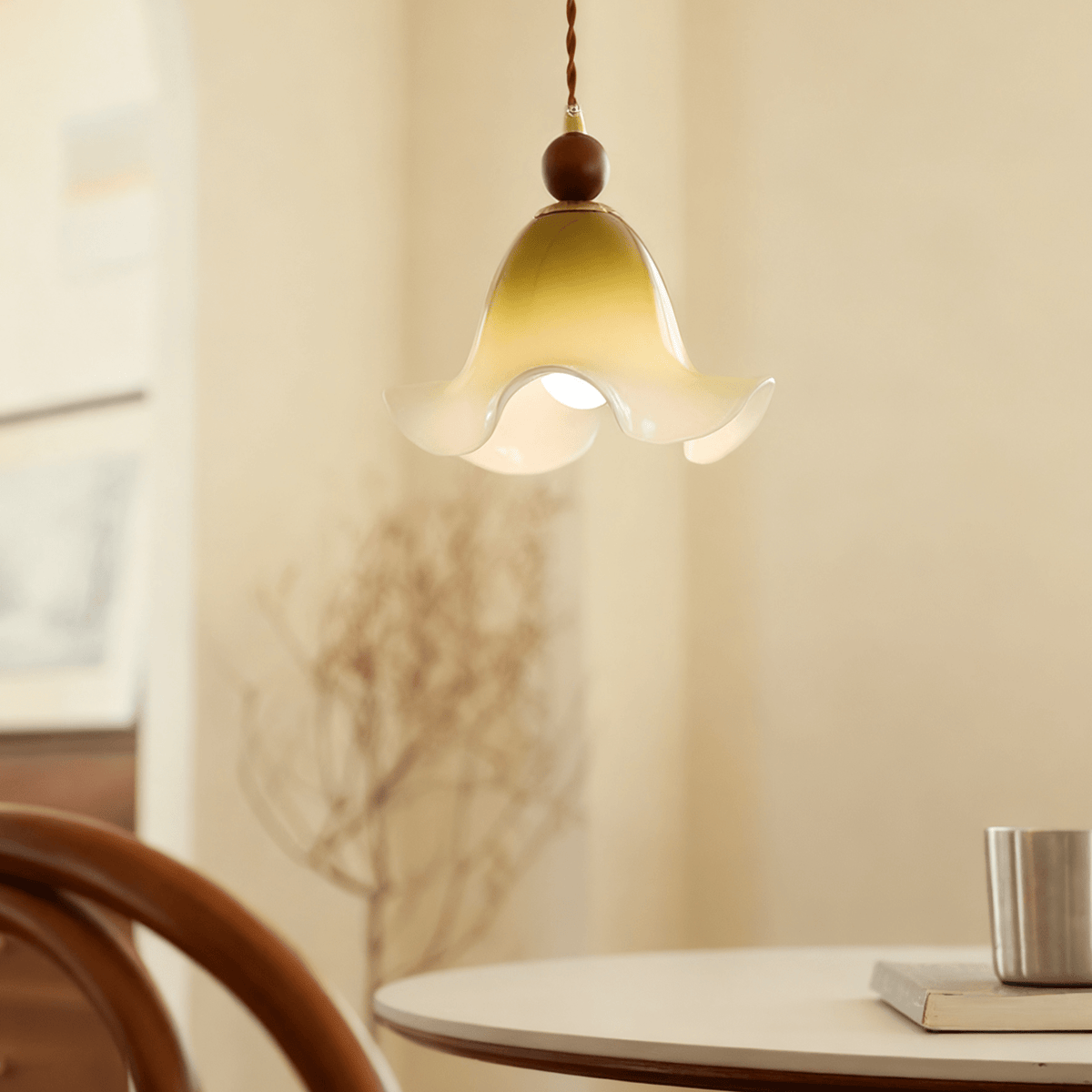 Gradient Petal Pendant Light – Art Glass & Walnut Wood Hanging Lamp for Dining, Living, Bedroom