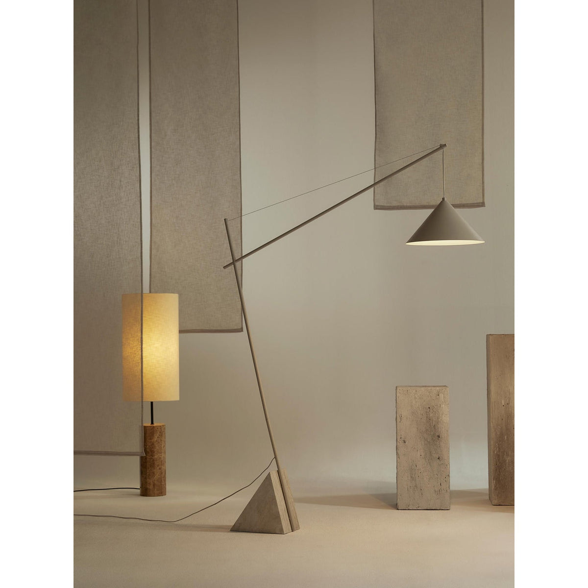 grande-travertine-floor-lamp