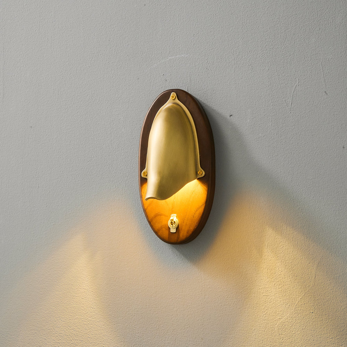 grant-wall-lamp