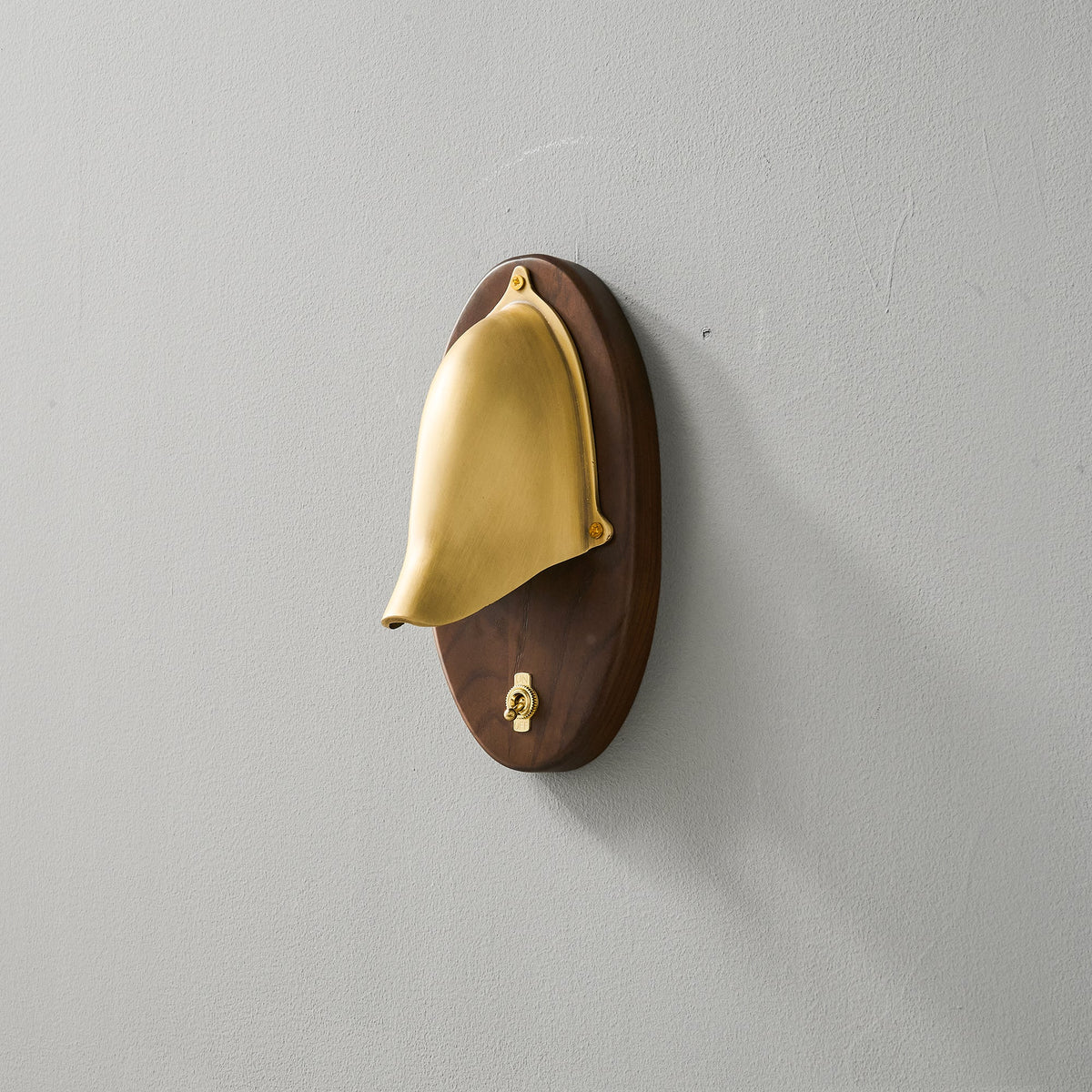 grant-wall-lamp