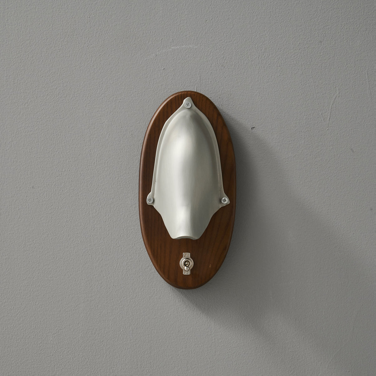 grant-wall-lamp