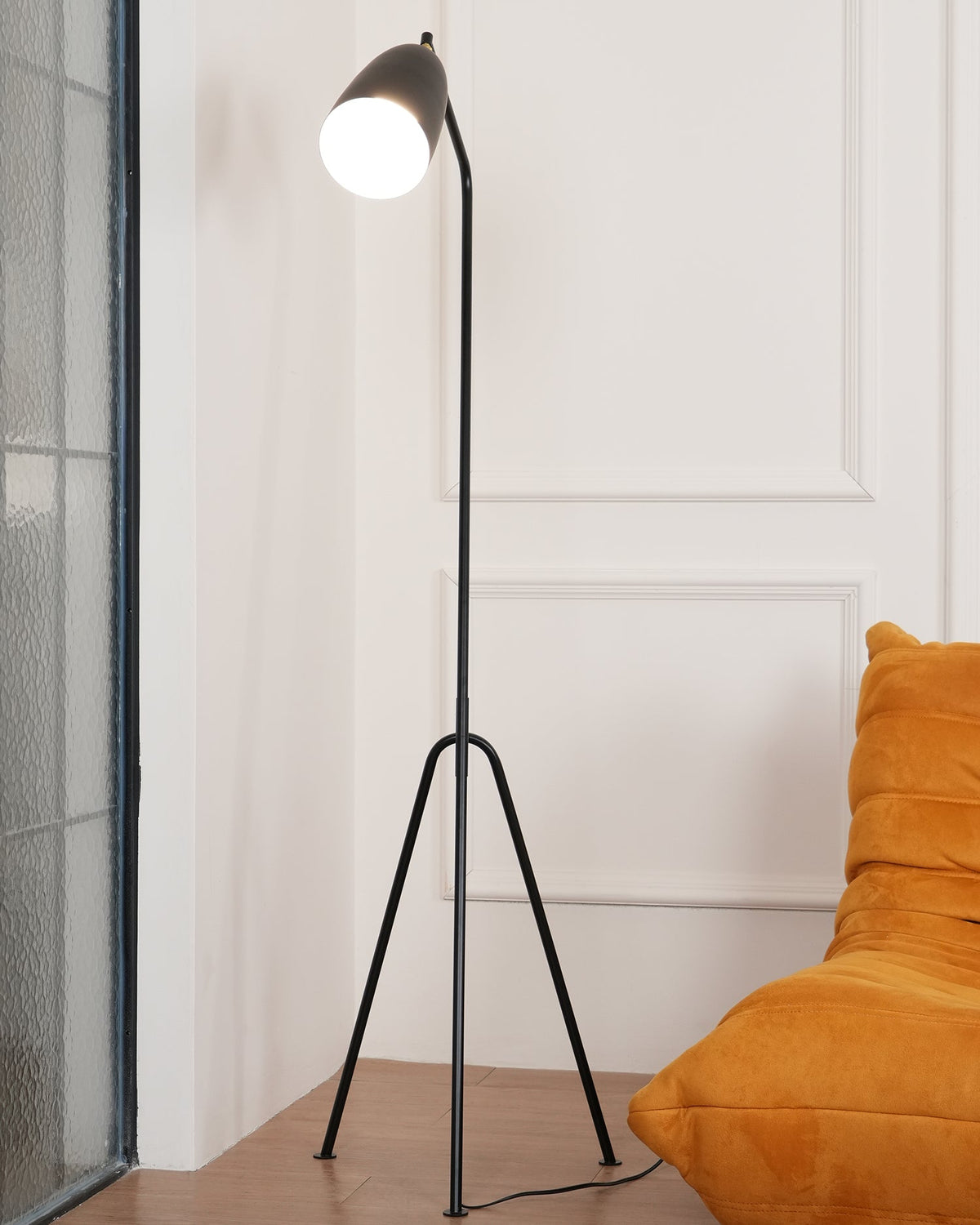 grasshopper-floor-lamp
