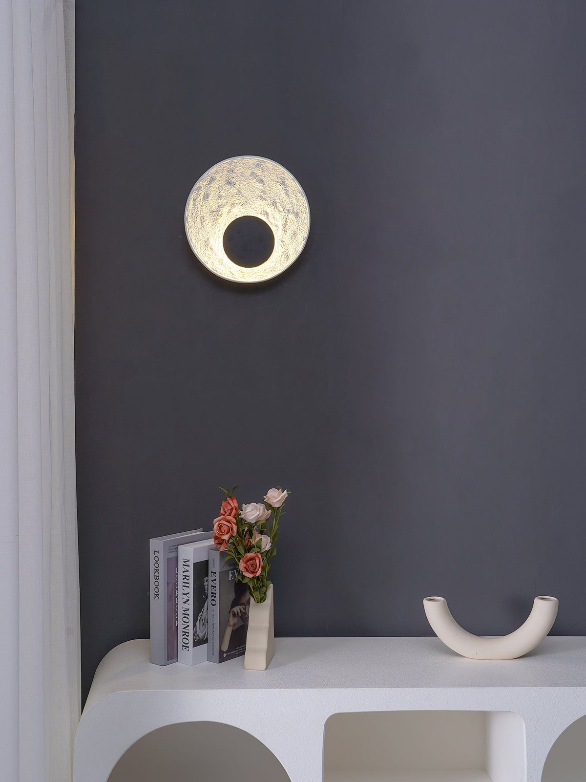 guisset-wall-lamp