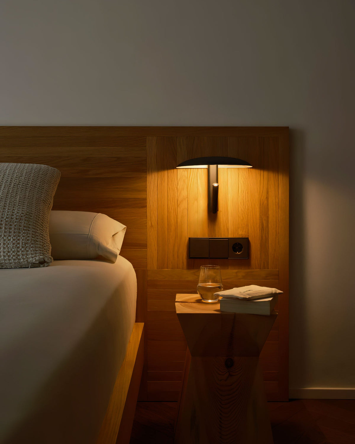 halo-duo-wall-lamp