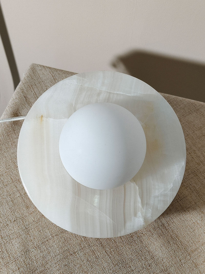 Halo Pebble Stone Table Lamp – Natural Onyx Base with Frosted Glass Globe