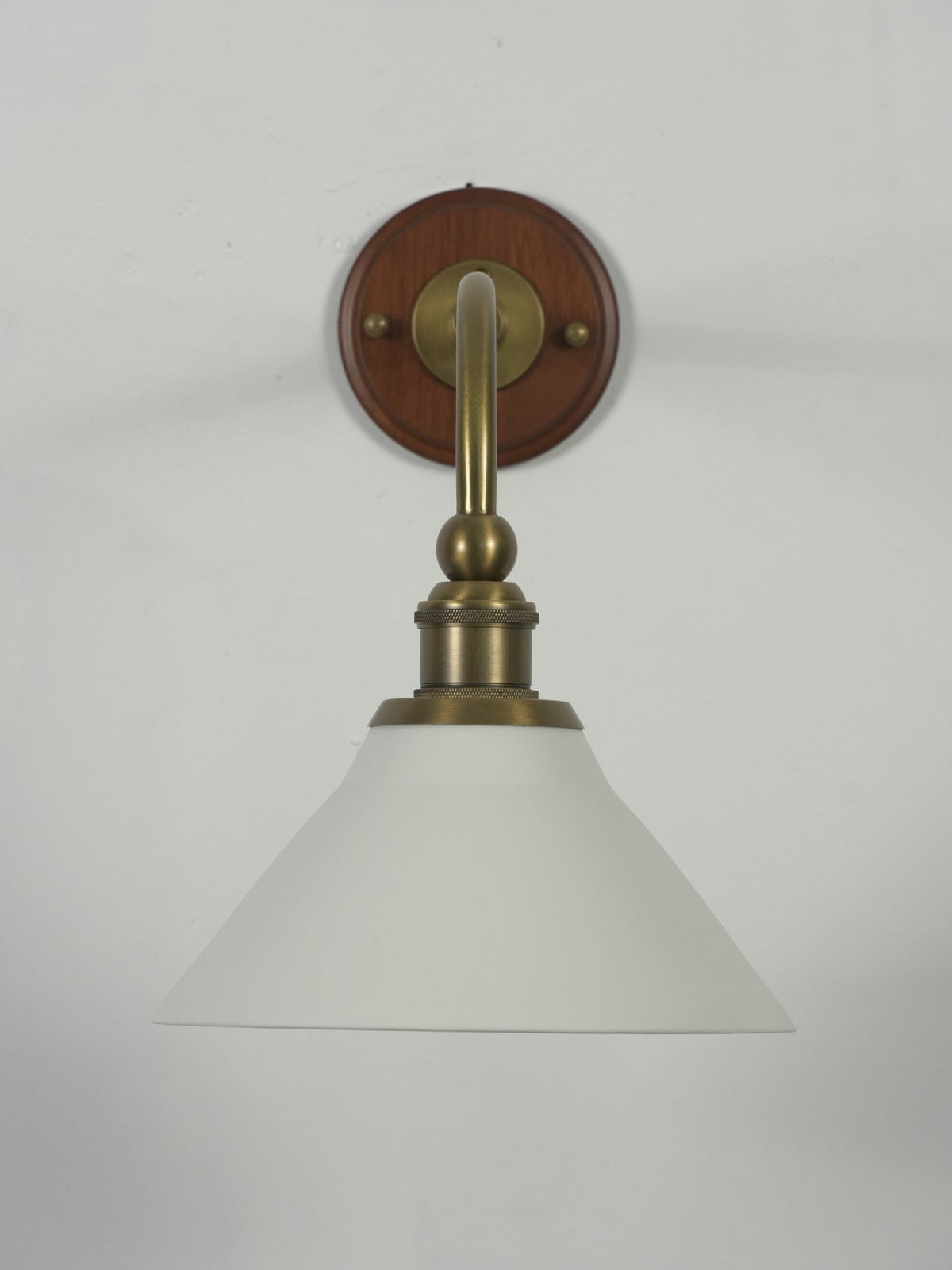 heirloom-wall-lamp