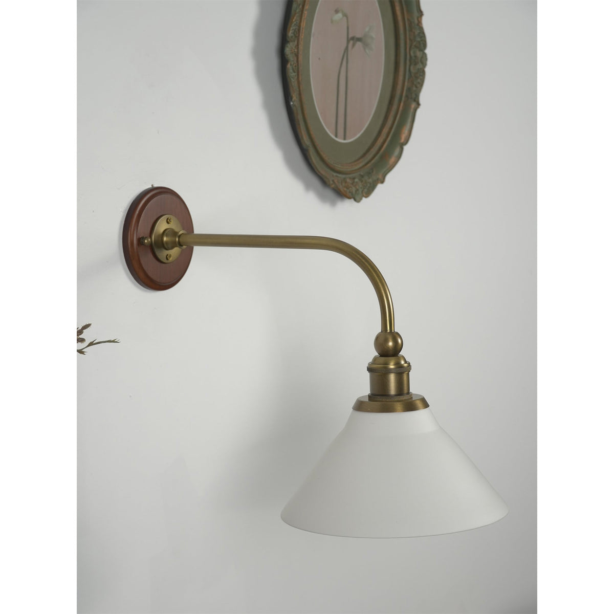 heirloom-wall-lamp