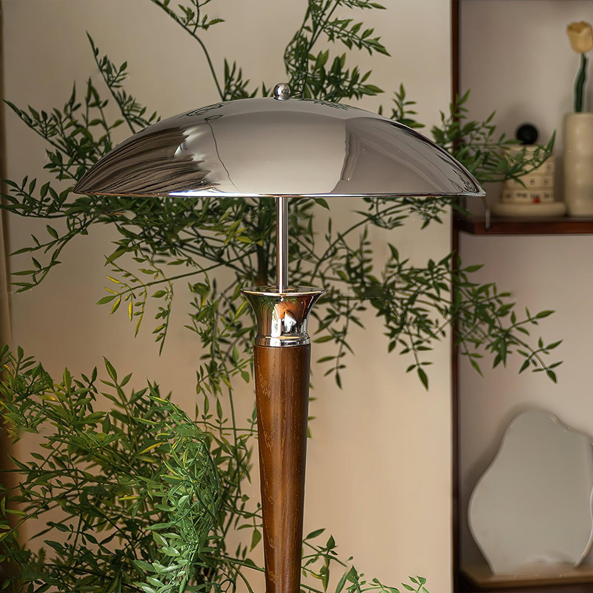 helmet-floor-lamp