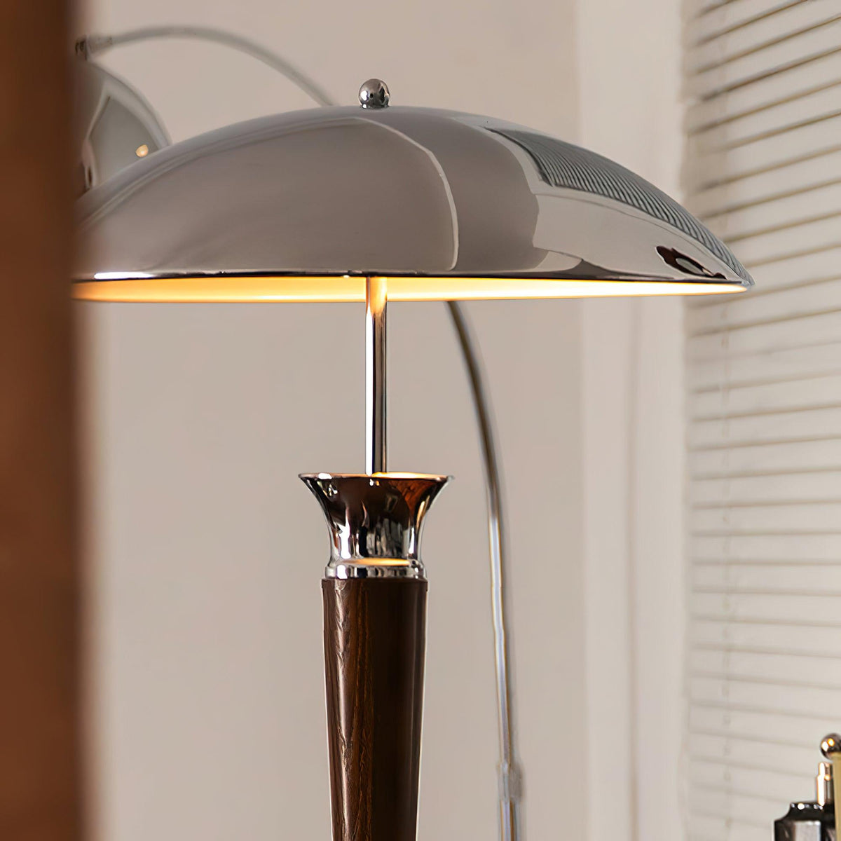 helmet-floor-lamp