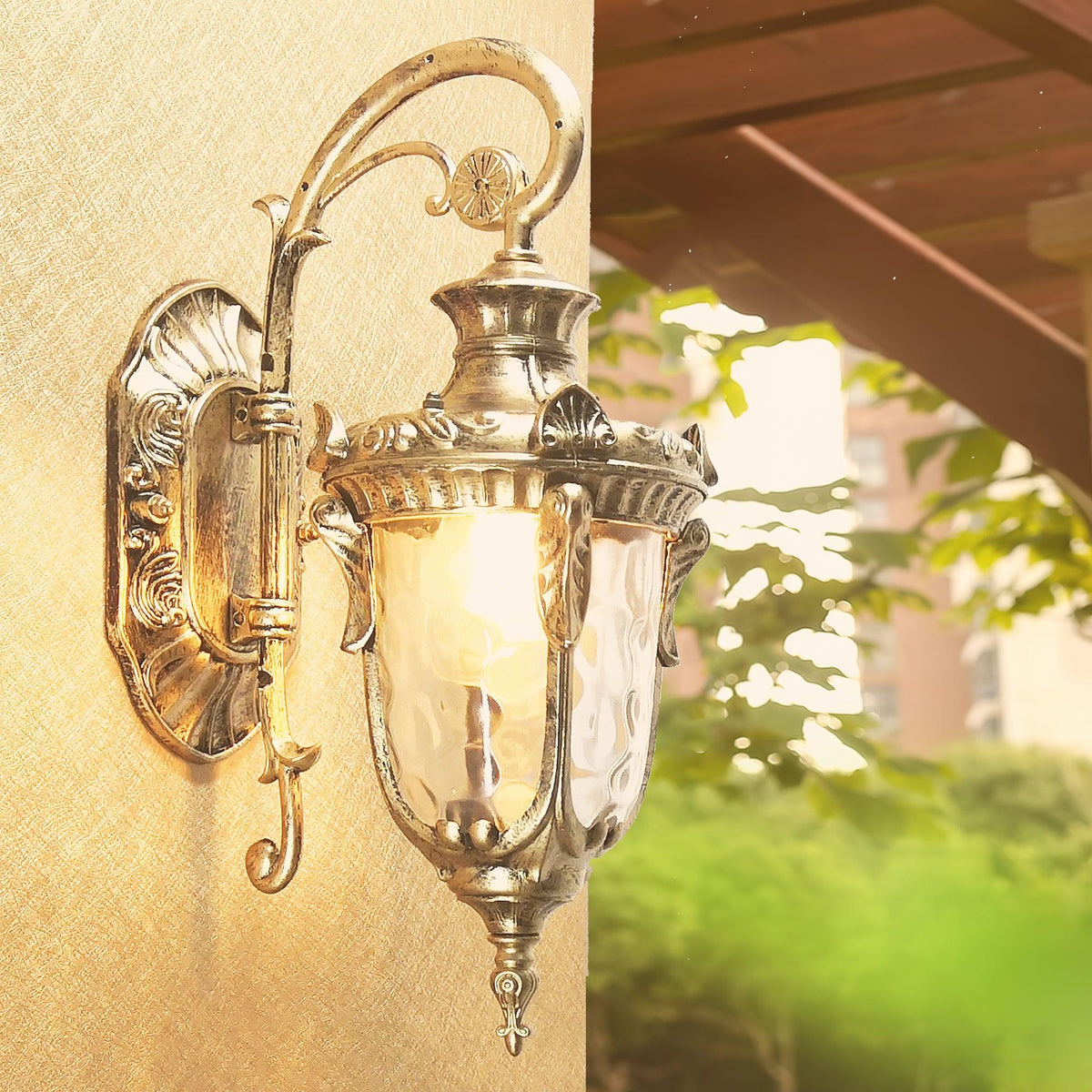 heritage-outdoor-wall-lamp