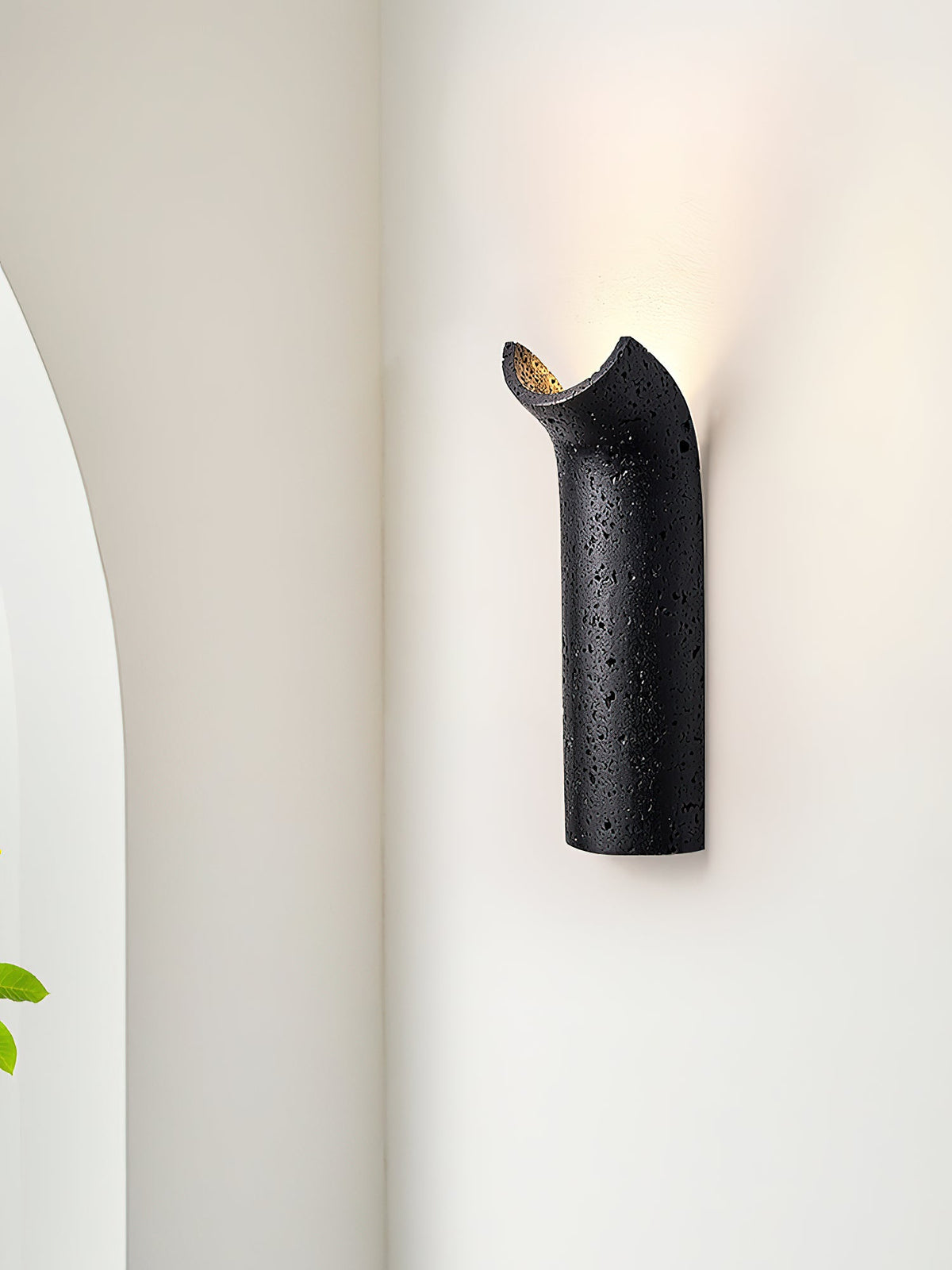 hobart-wall-lamp