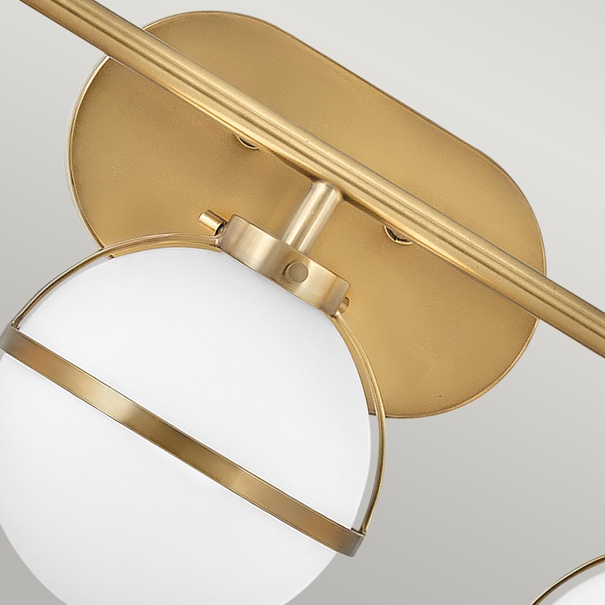 hollis-wall-lamp