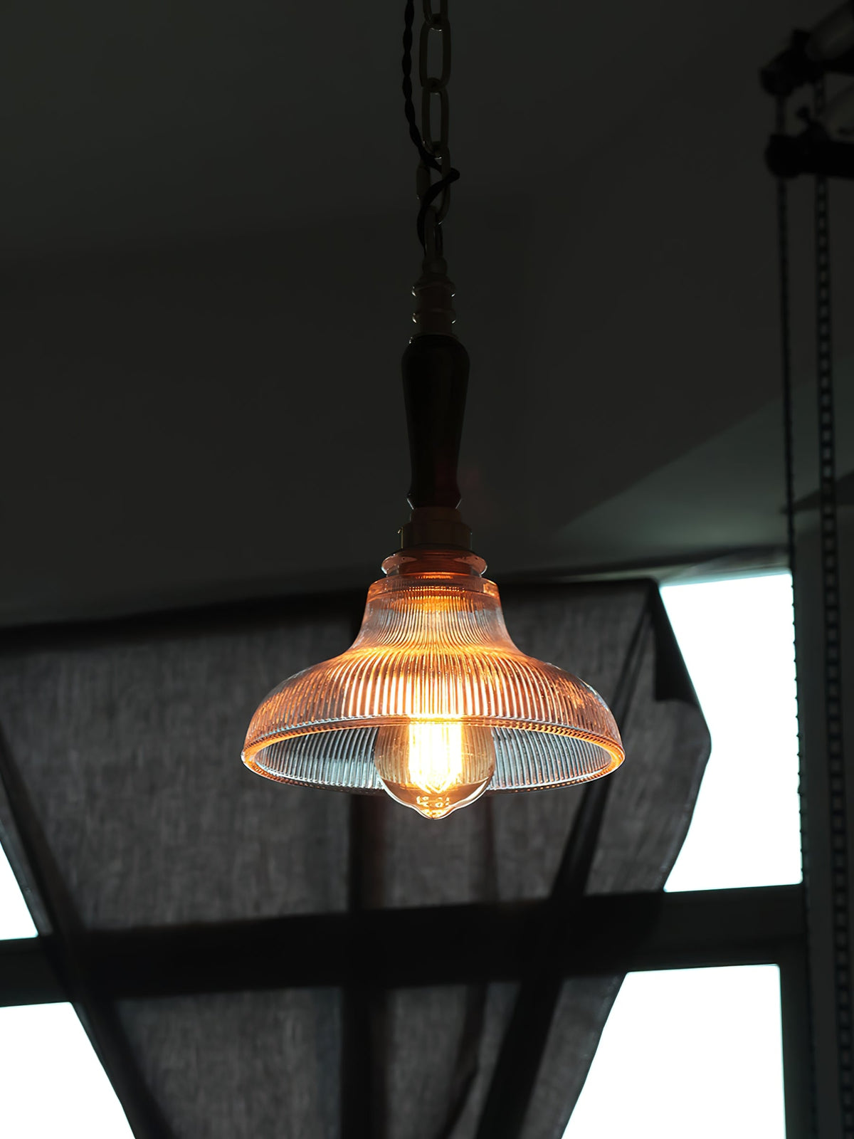 holophane-pendant-light