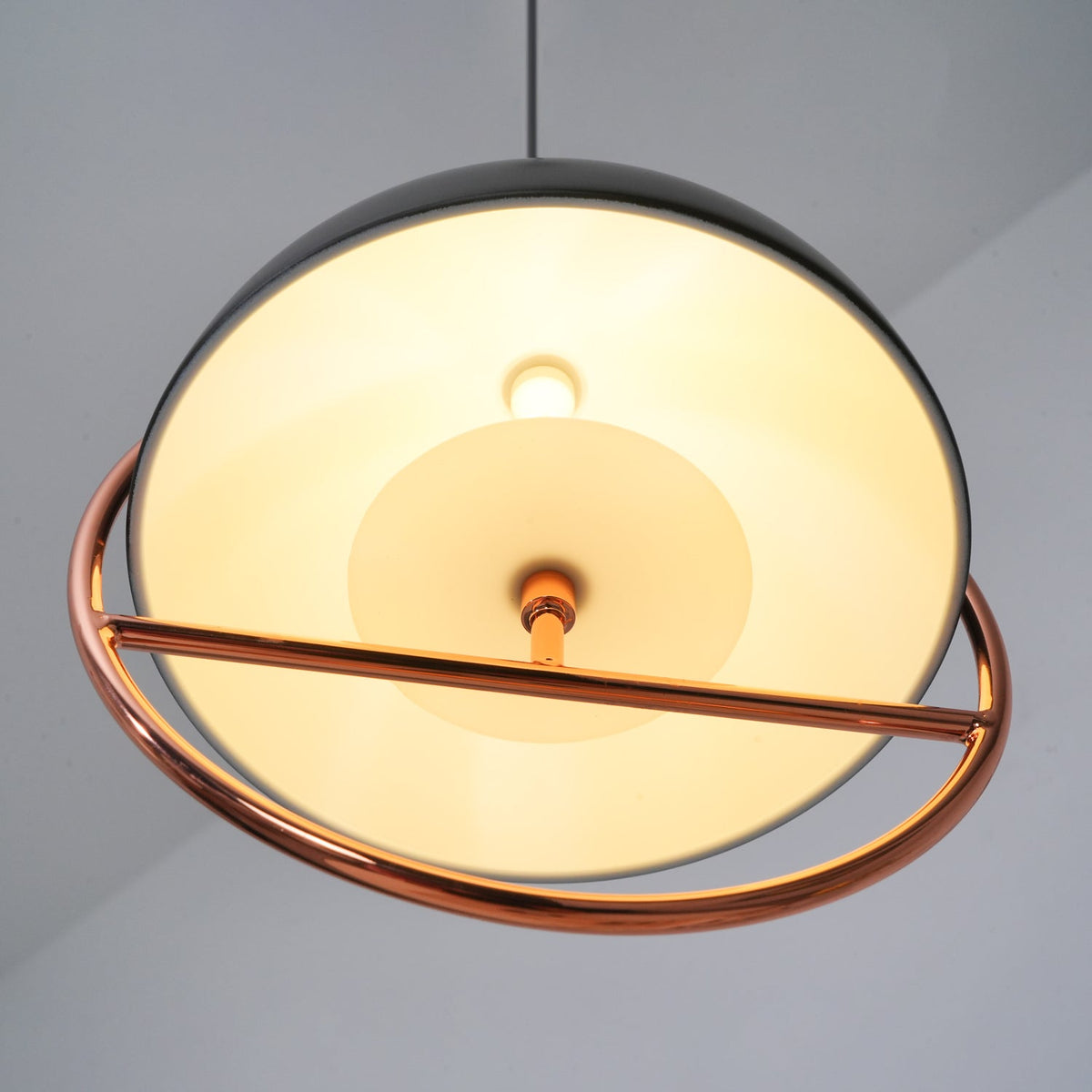 Huan Pendant Light – Modern Minimalist Metal Ceiling Lamp for Living and Dining Rooms