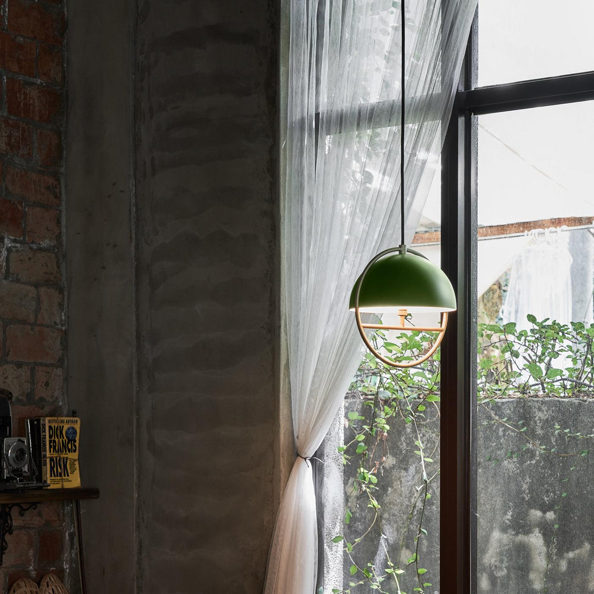 Huan Pendant Light – Modern Minimalist Metal Ceiling Lamp for Living and Dining Rooms