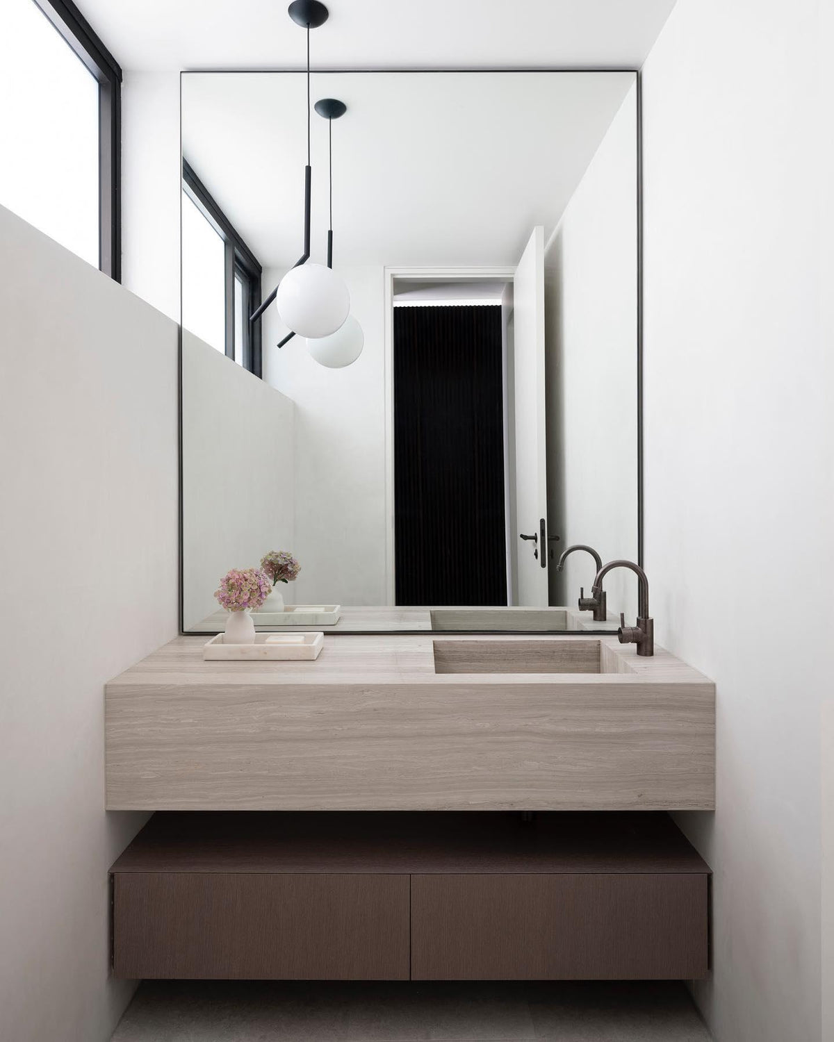ic-pendant-light