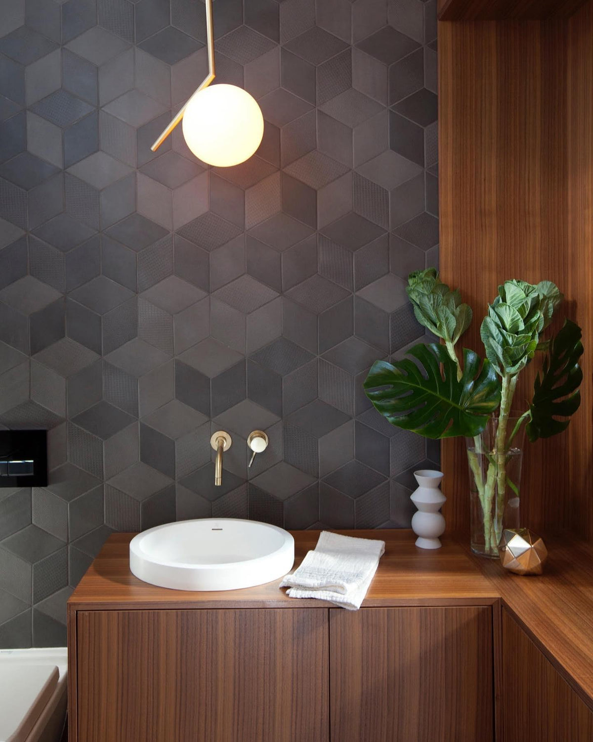 ic-pendant-light