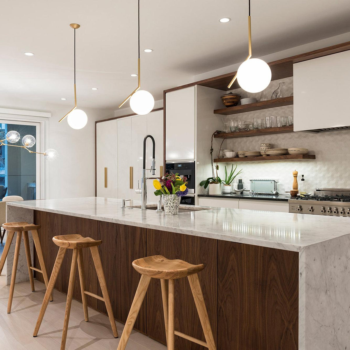 ic-pendant-light
