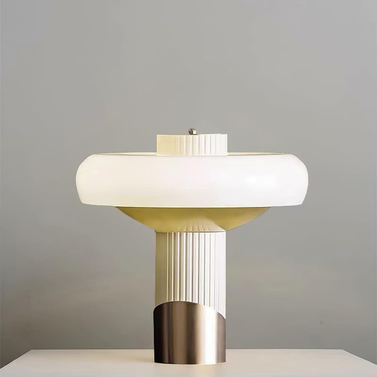ilayda-table-lamp