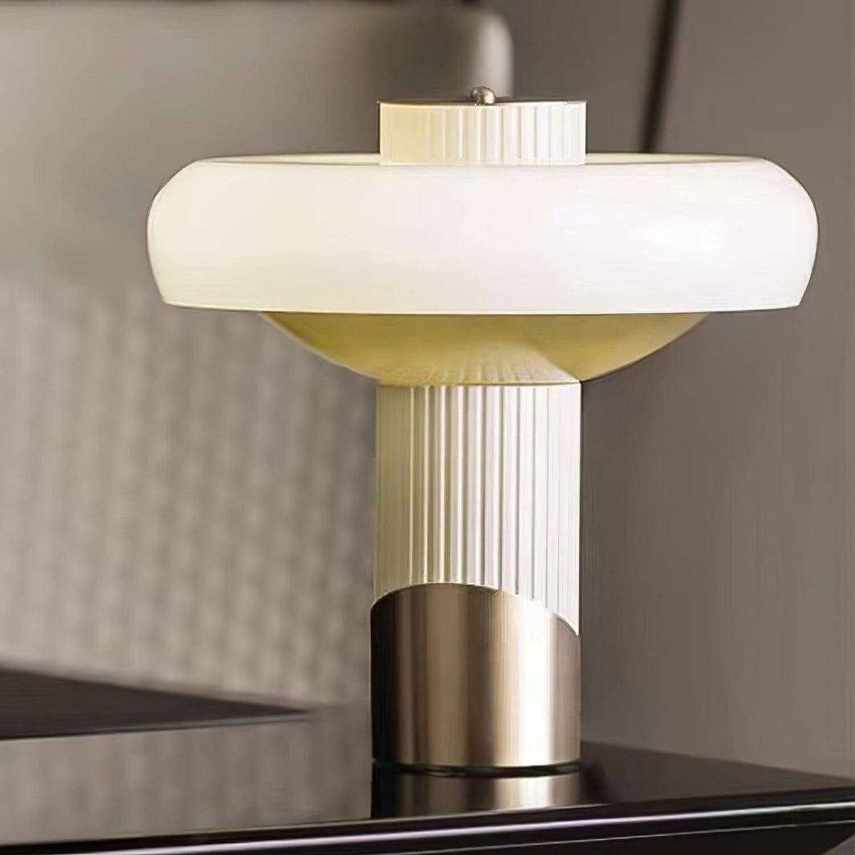 ilayda-table-lamp