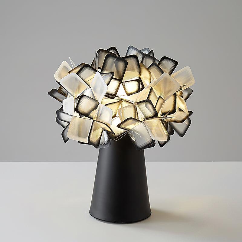 illis-flower-table-lamp