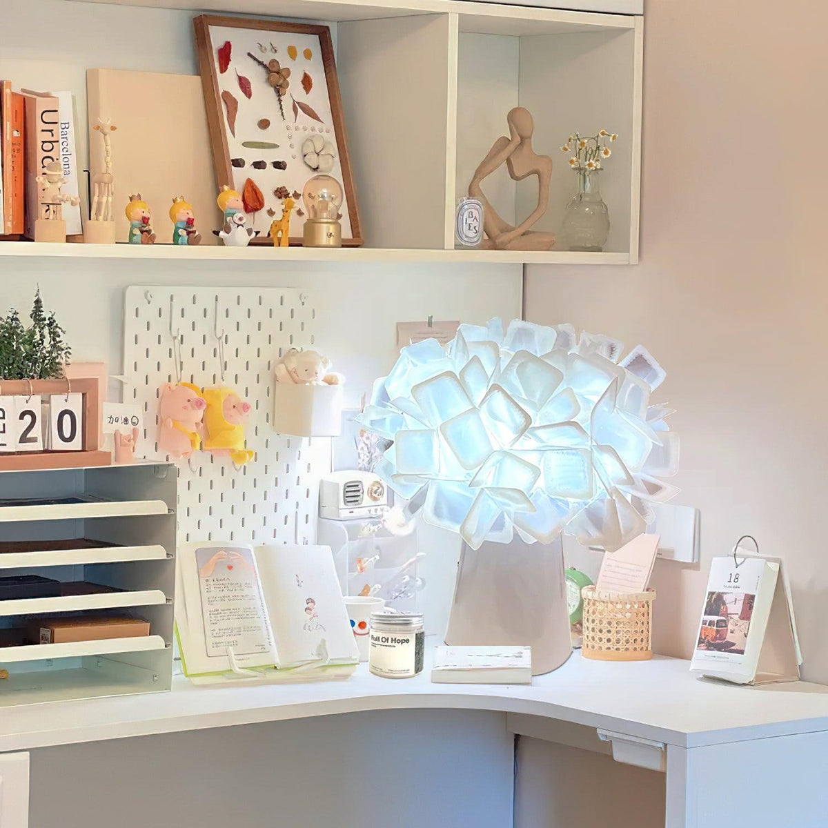 illis-flower-table-lamp