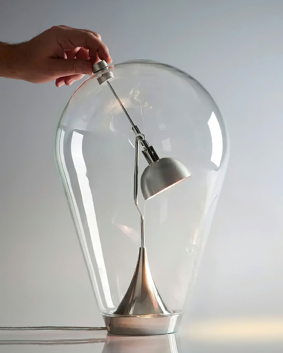 illuminova-adjustable-table-lamp