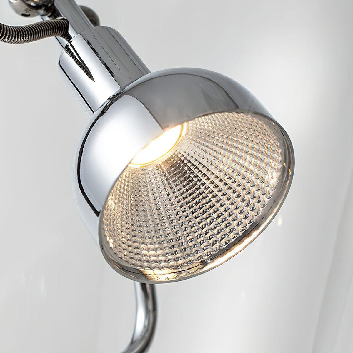 illuminova-adjustable-table-lamp