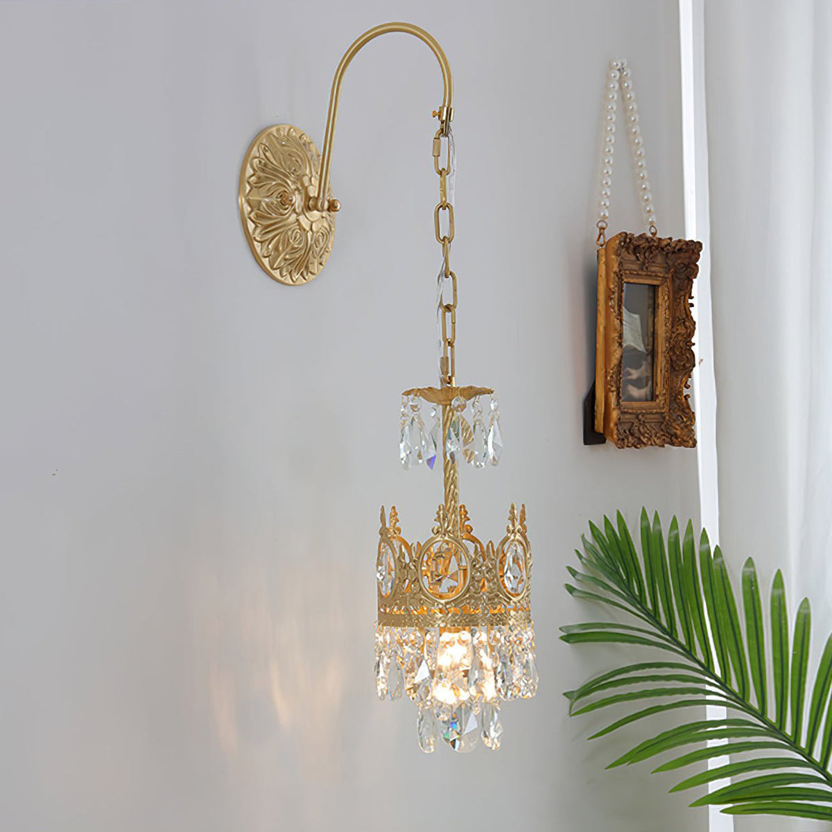 imperial-wall-lamp
