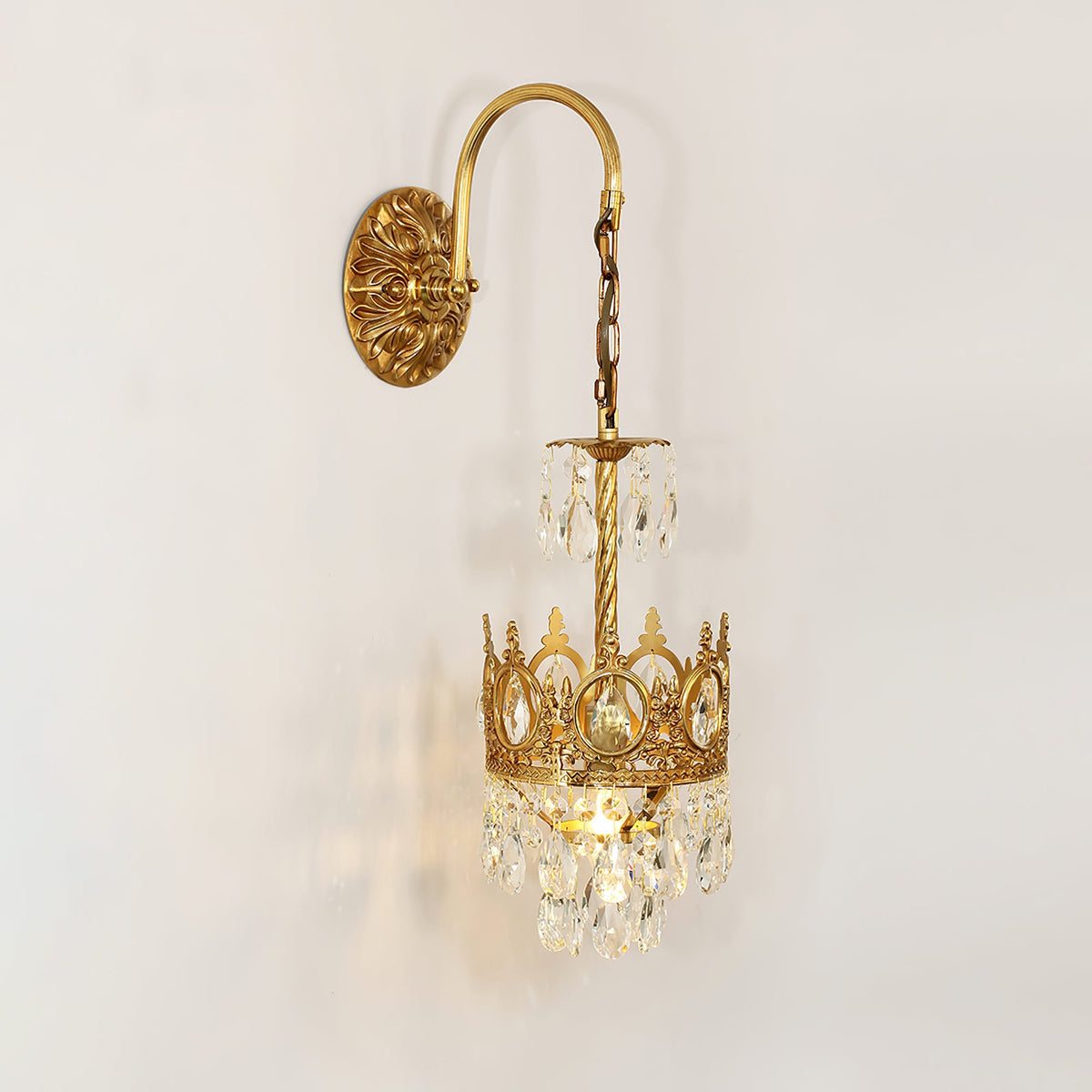 imperial-wall-lamp