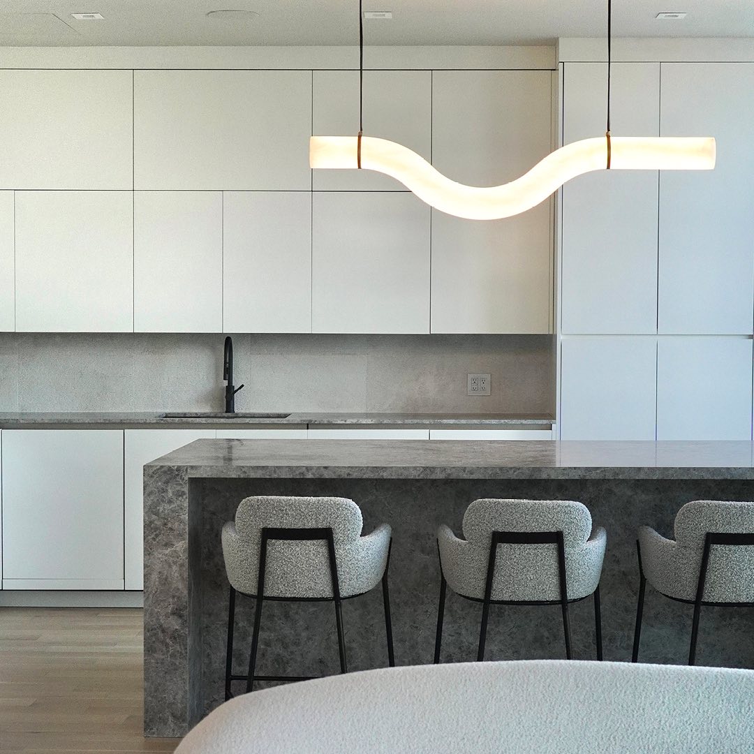 Infinity Alabaster Pendant Light in Brass and Leather