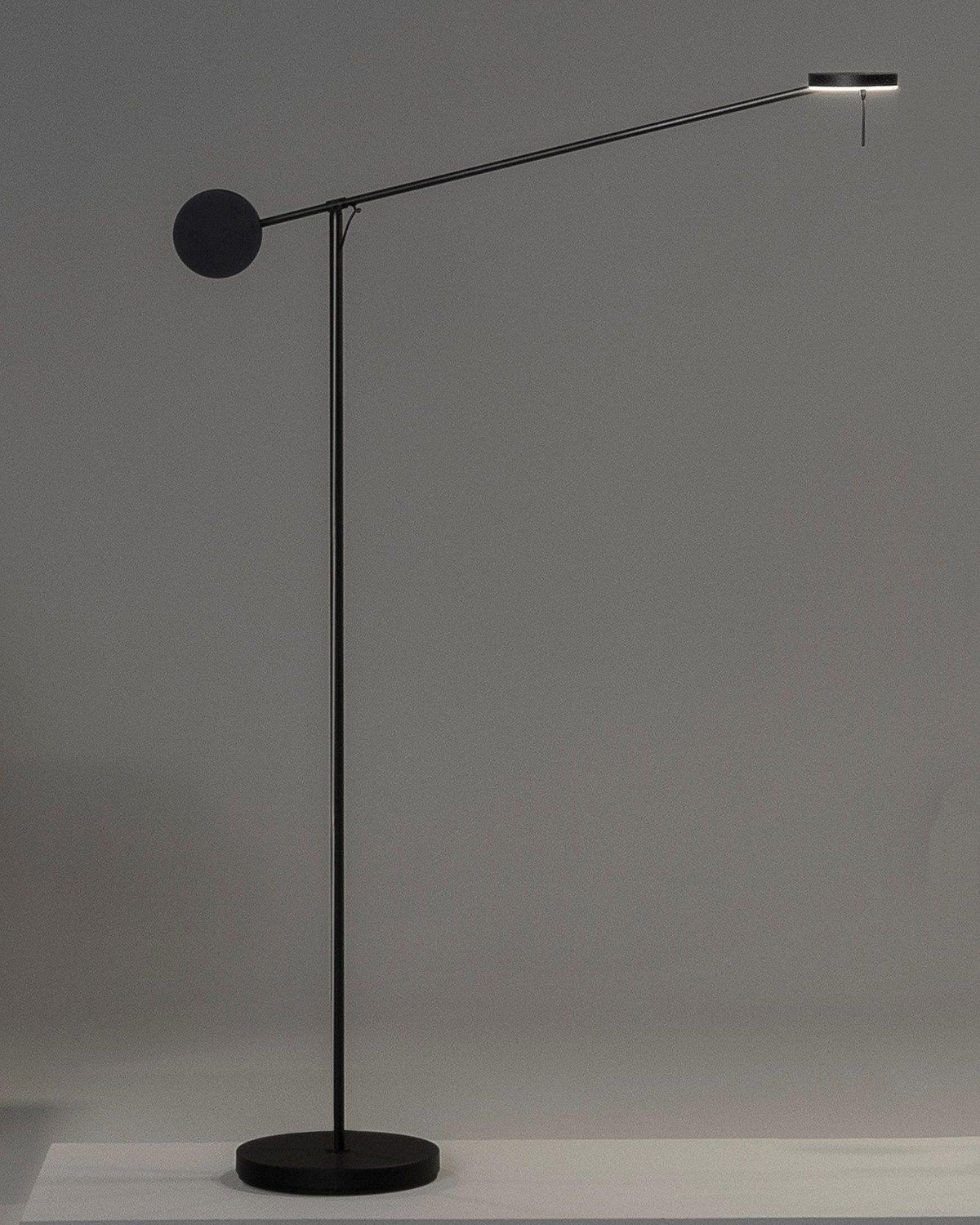 invisible-led-c4-floor-lamp
