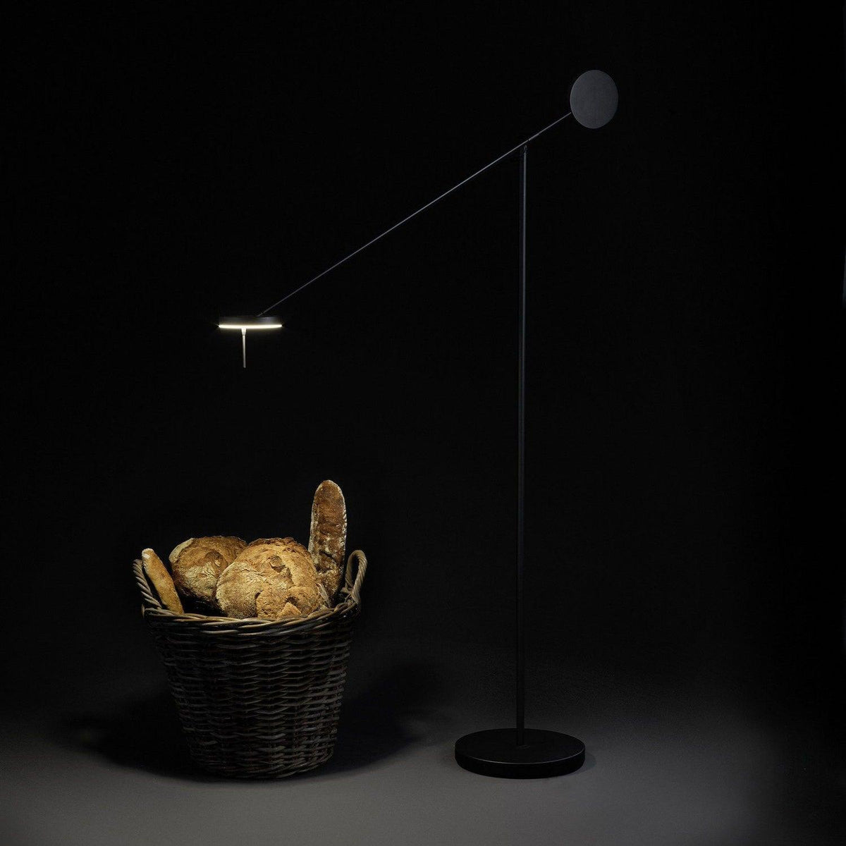 invisible-led-c4-floor-lamp