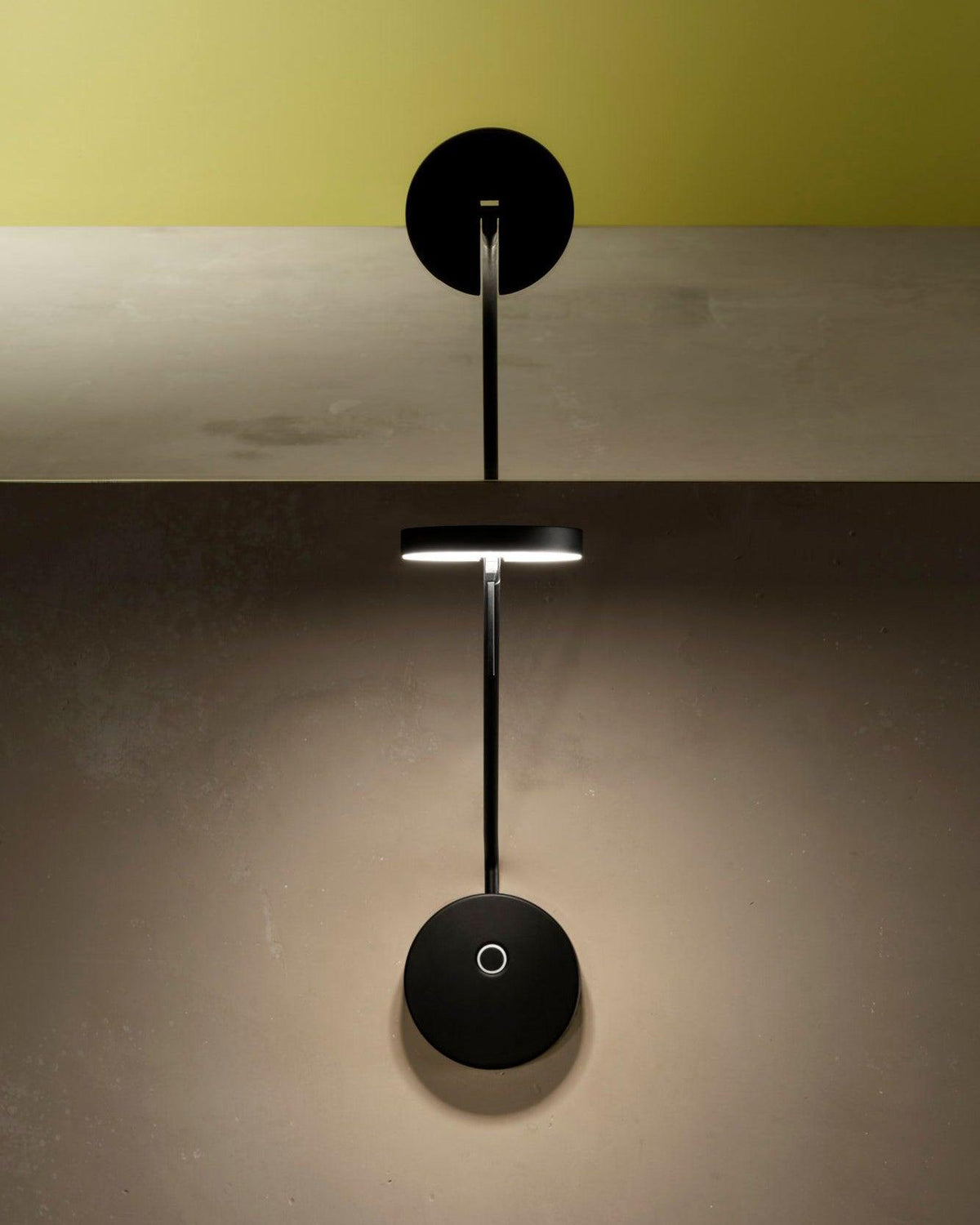 invisible-led-c4-wall-light