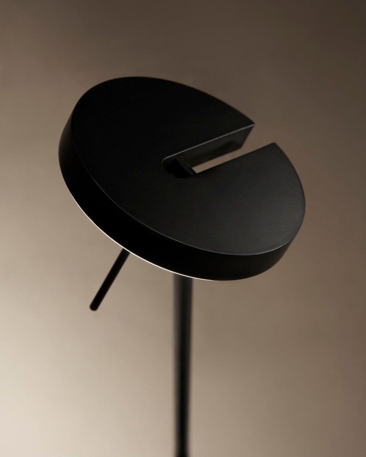 invisible-led-c4-wall-light