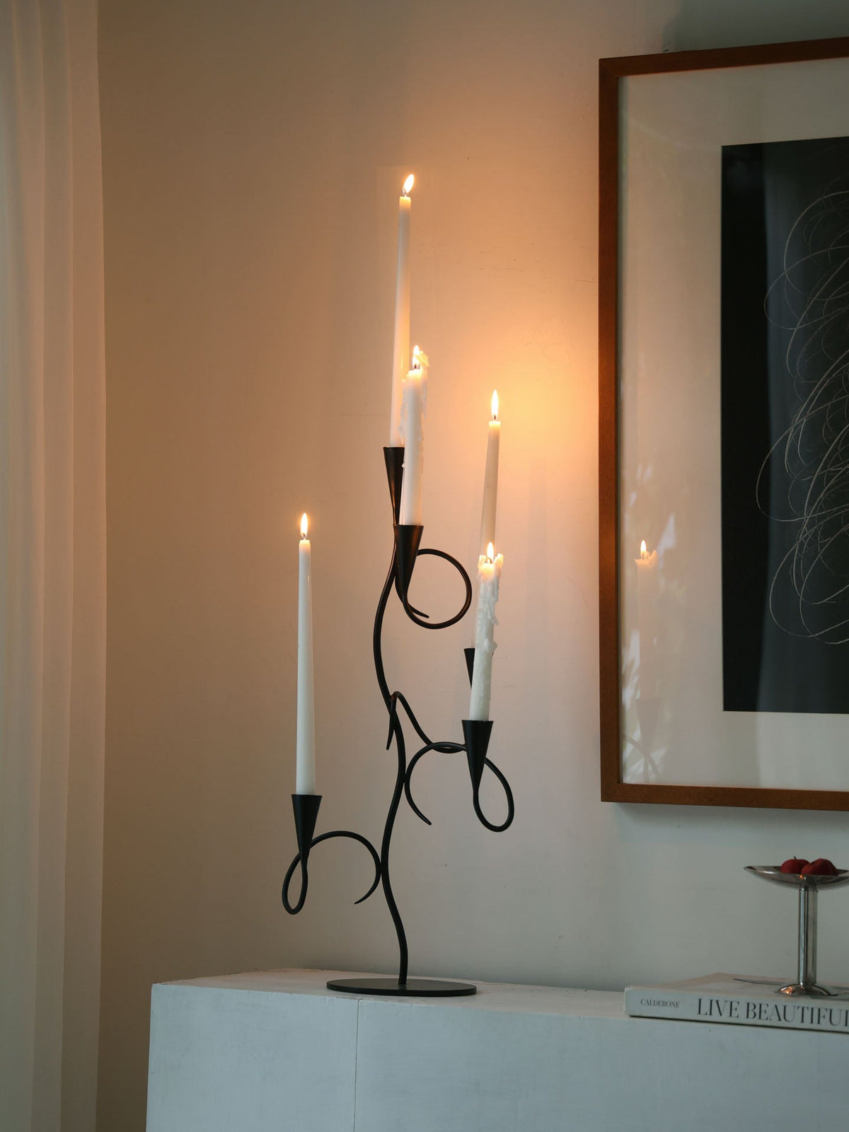 Iron Vine Sculptural Candle Holder – Modern Black Metal Centerpiece