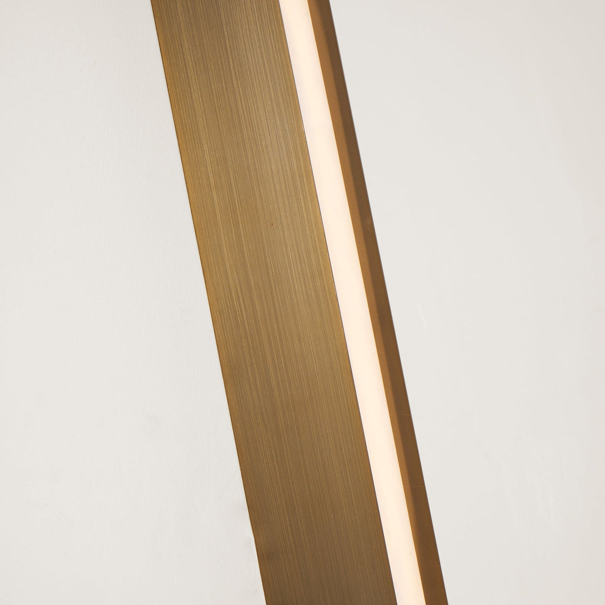 Isolde Alabaster Wall Sconce – Modern LED Wall Light in Bronze